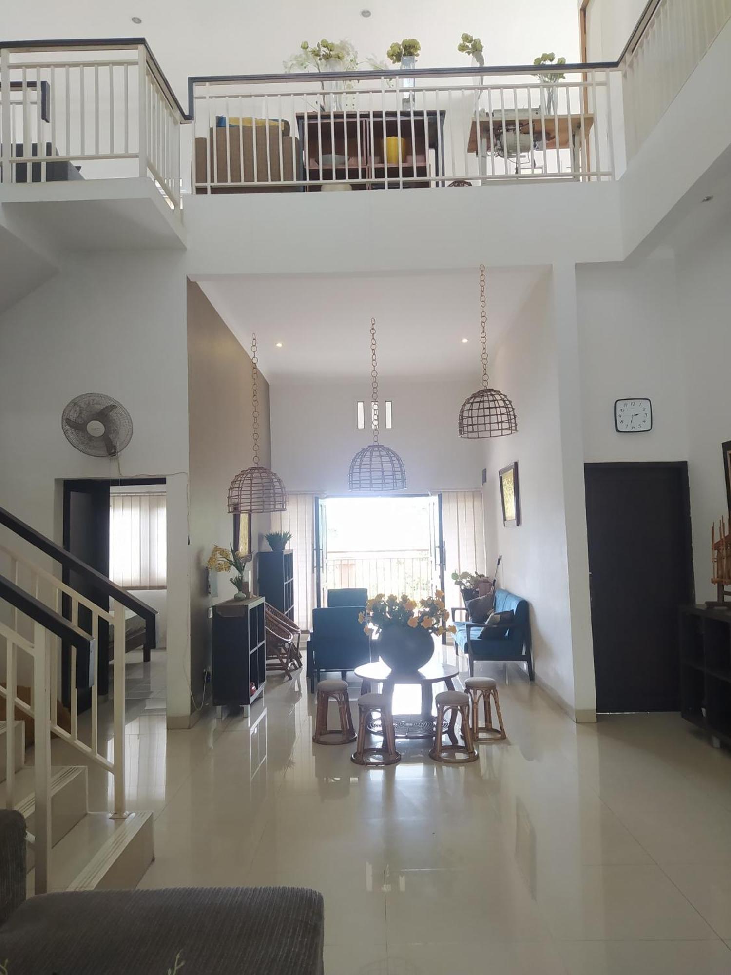 Villa Padasuka Raisa By Grorental Бандунг Екстериор снимка